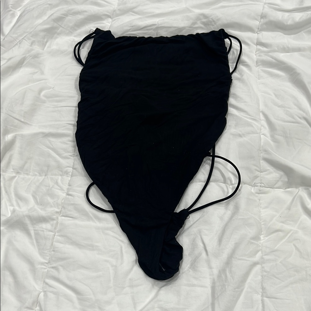 Black Onsie thong with crisscross back